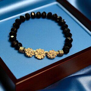 LaviguerDesigns Handcrafted Crystal Flowers Rhinstone Stretch Bracelet